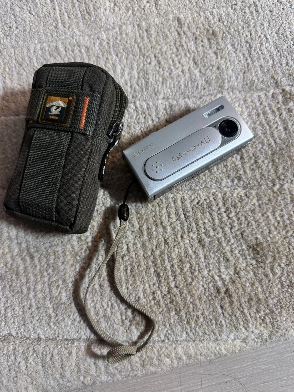 Sony Cyber-shot U camerA